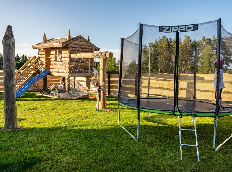 Domki Apartamentowe Dębki Plac zabaw?v=1.0